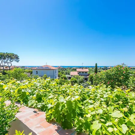 Semesterbostad Delle Rose By Interhome Livorno